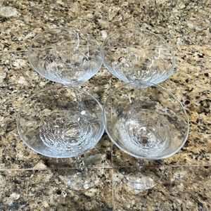 Set of 4 crackle glass martini glasses
